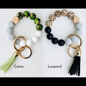 Bracelet Keychain Wristlet: CAMO